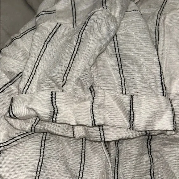 Thread & Supply Casual White and Black Button Down Shirt - Picture 3 of 3